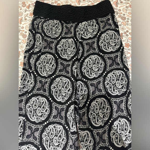 Love Couture Wide-Leg Printed Pants - Size Small - Boho Chic - Picture 3 of 3
